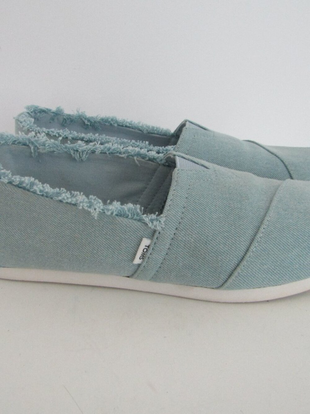 Toms Women's (sz 8.5) Light Blue Canvas Women's Casual Slip on Shoes